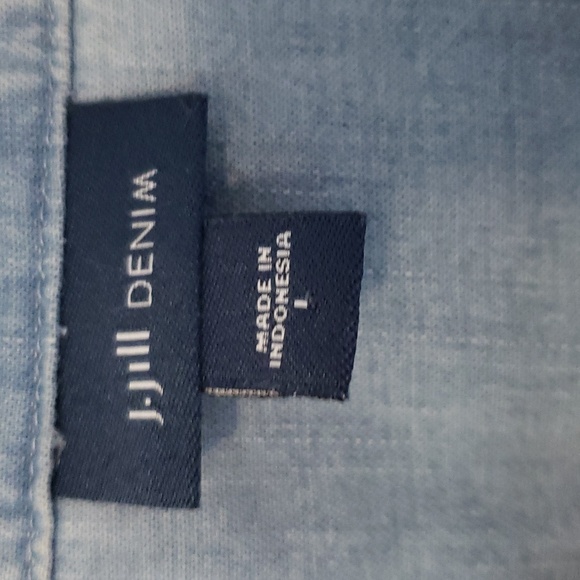 J Jill Denim shirt with nice detailed denim buttons, size L - Picture 4 of 5